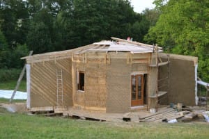 Strohballen Rundhaus Oberösterreich