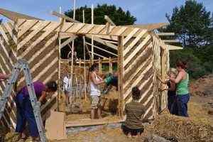 Strohballenrundhaus in Ecotopia, Schweden