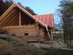 Strohballen einfüllen Dach