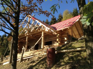 Strohballen einfüllen Dach