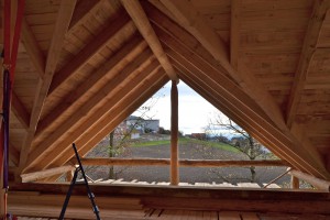 Strohballen einfüllen Dach