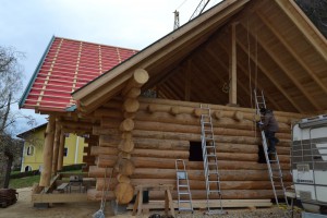 Strohballen einfüllen Giebelwand