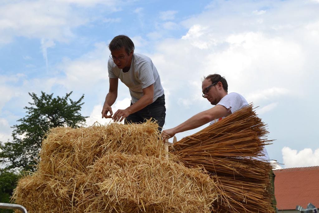 Herbert Gruber Strohballenbau Straw Bale Builder