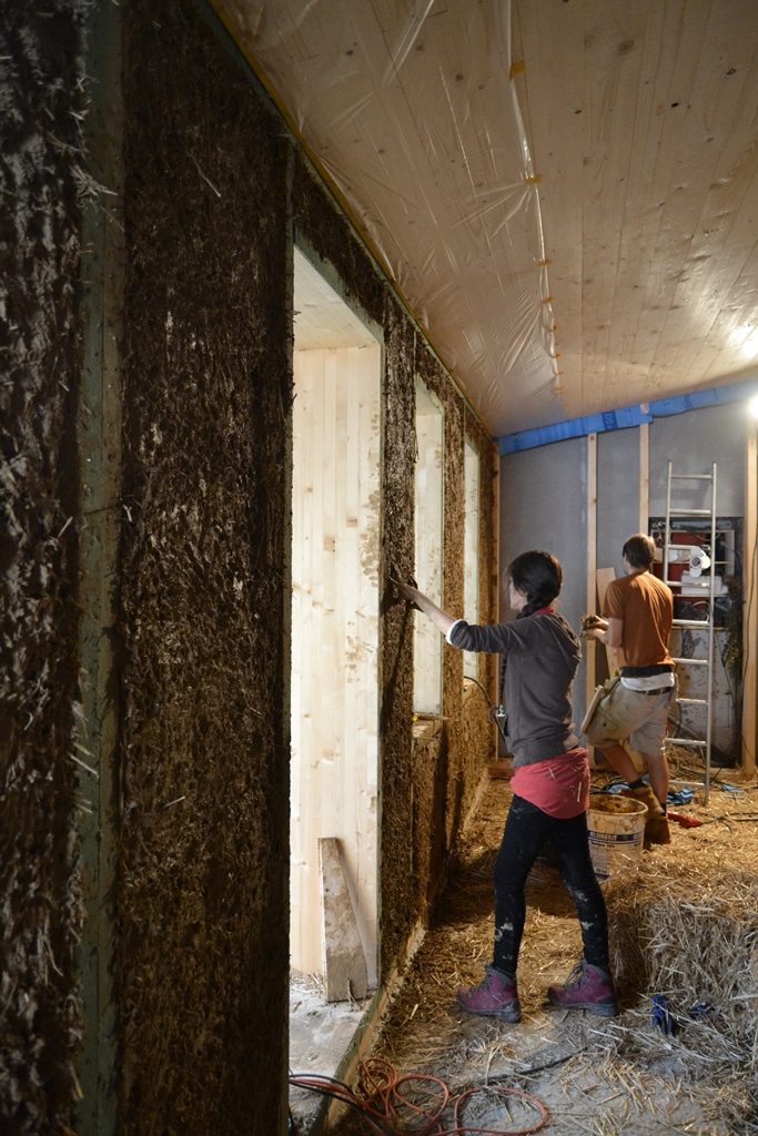 Sept. 2017 Straw Bale Infill, Clay and Limeplaster in Troisdorf, DE