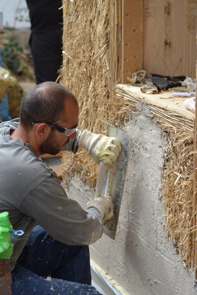 Sept. 2017 Straw Bale Infill, Clay and Limeplaster in Troisdorf, DE