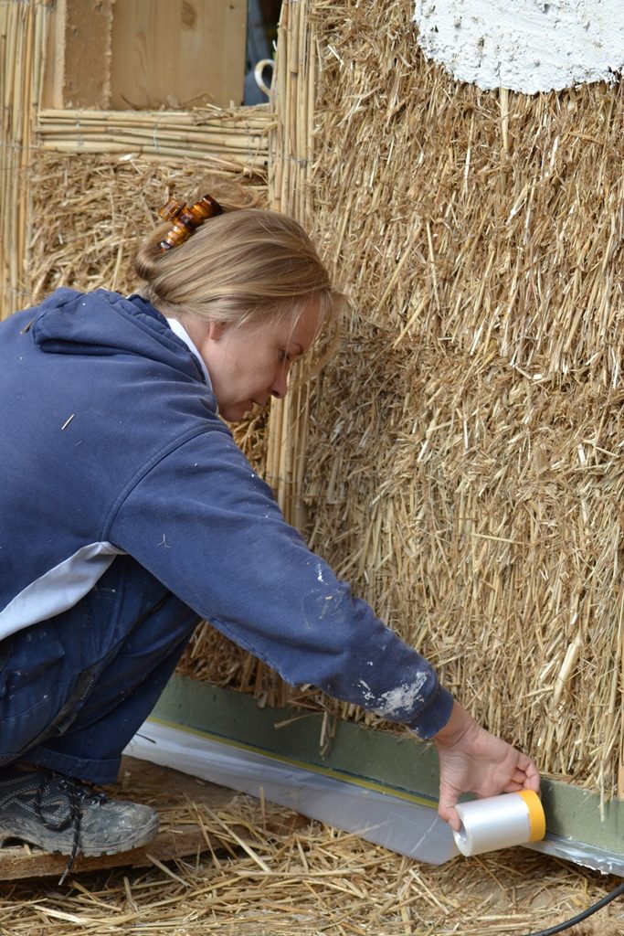 Sept. 2017 Straw Bale Infill, Clay and Limeplaster in Troisdorf, DE