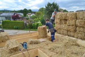 Strohnatur: Strohballen-Dachinfill