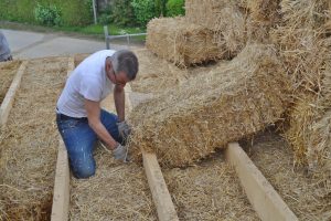 Strohnatur: Strohballen-Dachinfill