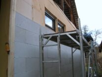 Strohballen-Ausbau einer Scheune